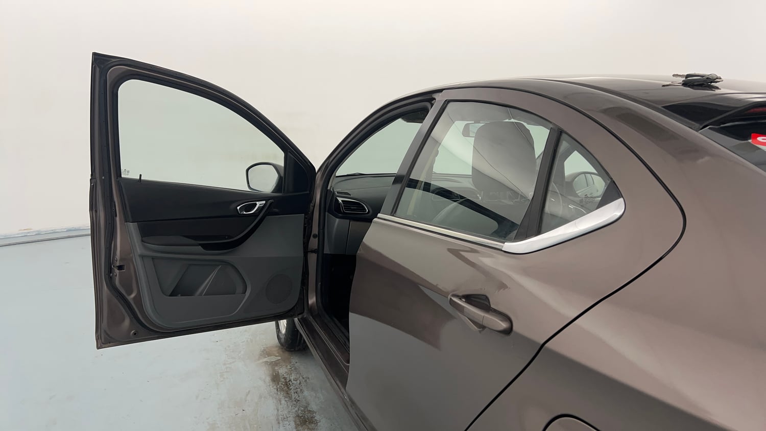 Used 2018 Tata Tigor Revotorq XZ (O) Diesel Manual interior LEFT FRONT DOOR OPEN VIEW