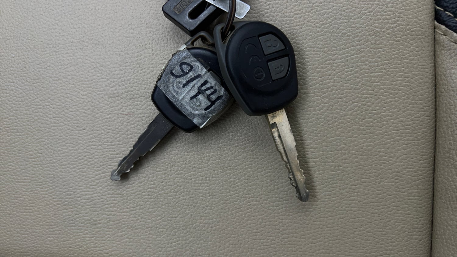 Used 2022 Maruti Suzuki Dzire VXi Petrol Manual extra CAR KEY VIEW