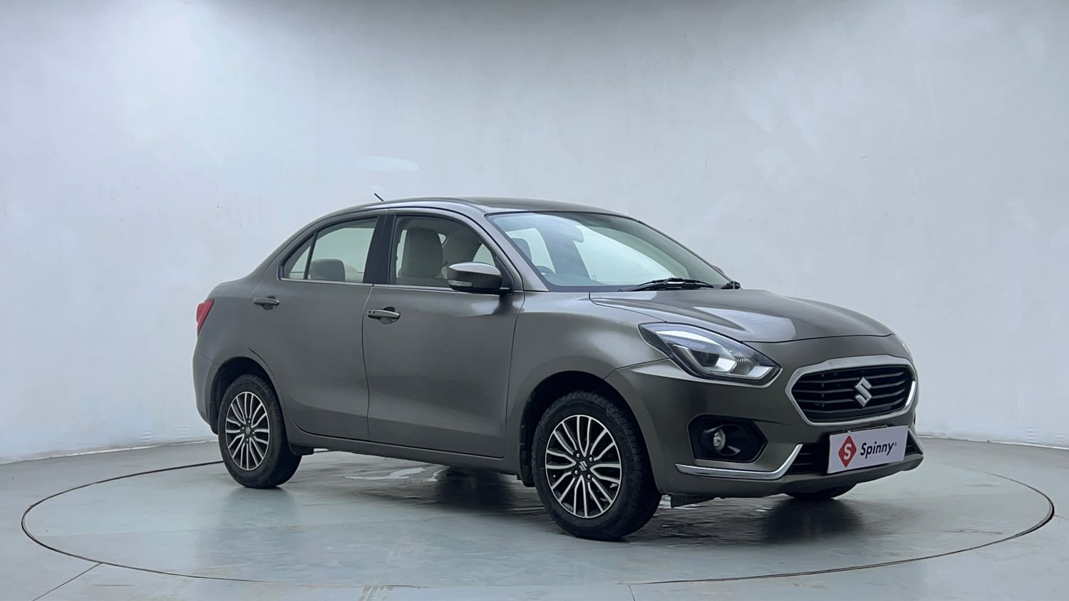 Used 2018 Maruti Suzuki Dzire ZXi Plus AMT Petrol Automatic exterior RIGHT FRONT CORNER VIEW