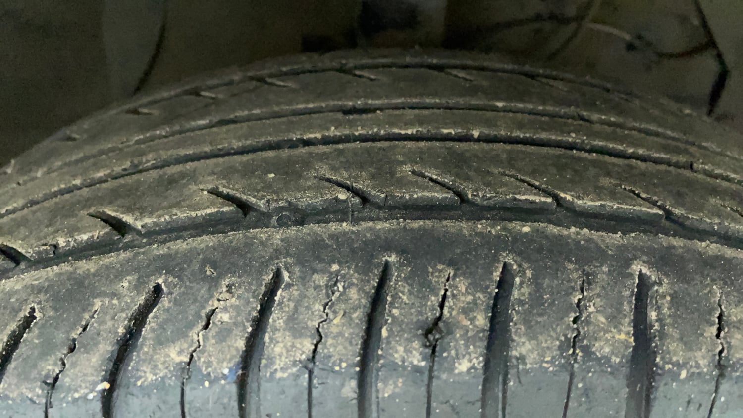 Used 2019 maruti-suzuki Vitara Brezza ZDi Plus AGS Diesel Automatic tyres RIGHT FRONT TYRE TREAD VIEW