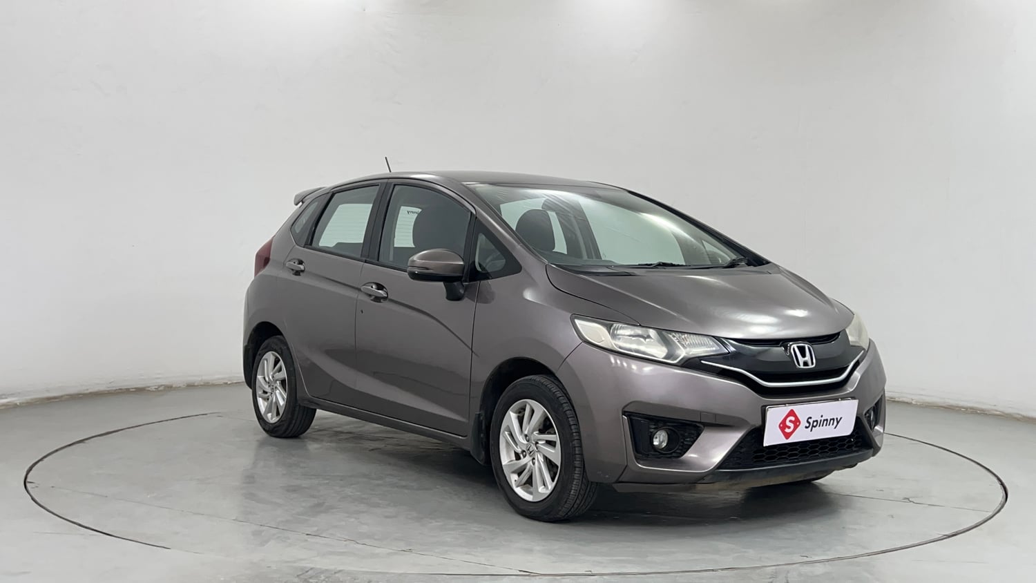 Used 2016 Honda Jazz VX Petrol+cng(outside fitted) Cng Manual exterior RIGHT FRONT CORNER VIEW