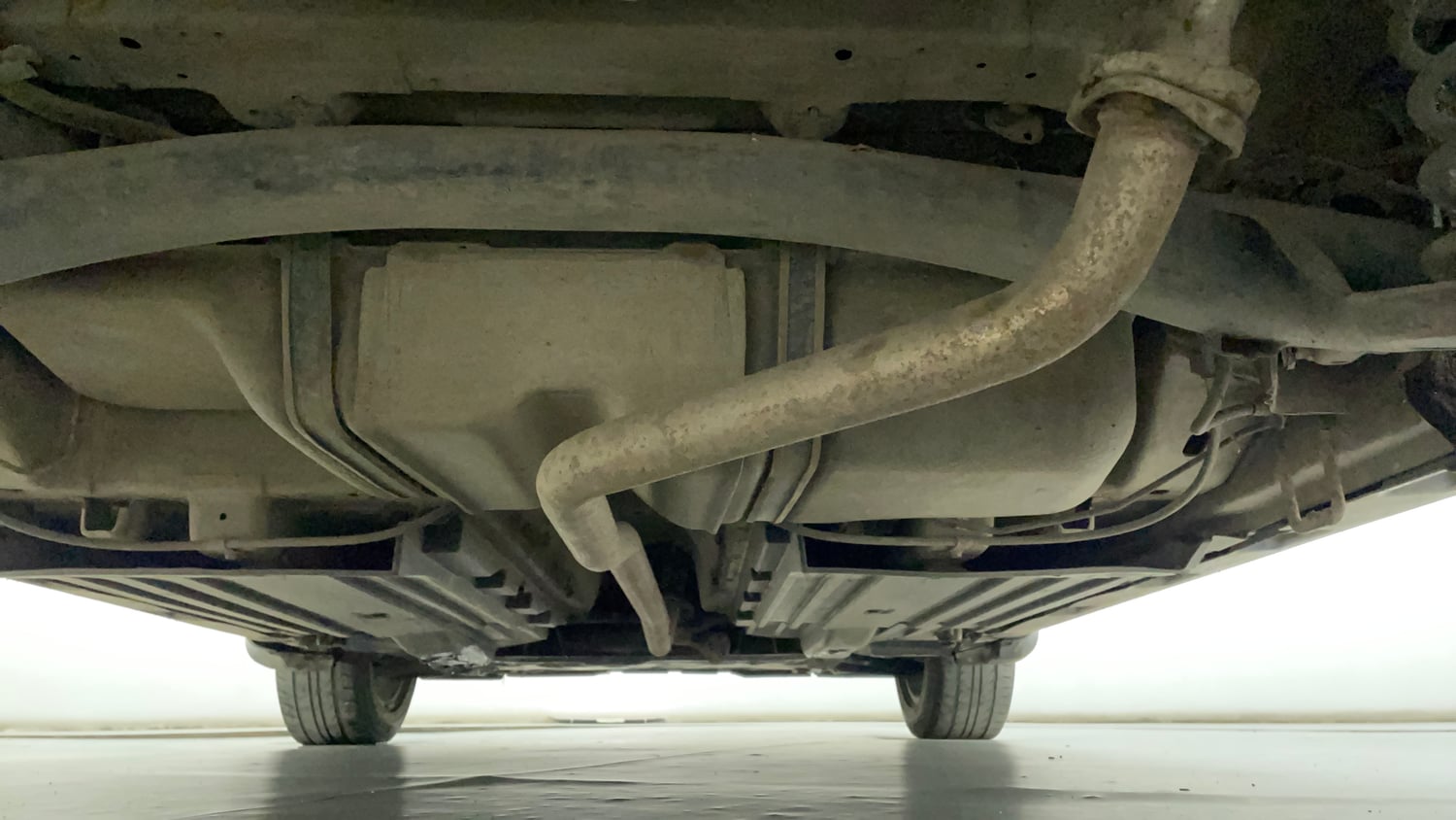 Used 2019 maruti-suzuki Vitara Brezza ZDi Plus AGS Diesel Automatic extra REAR UNDERBODY VIEW (TAKEN FROM REAR)