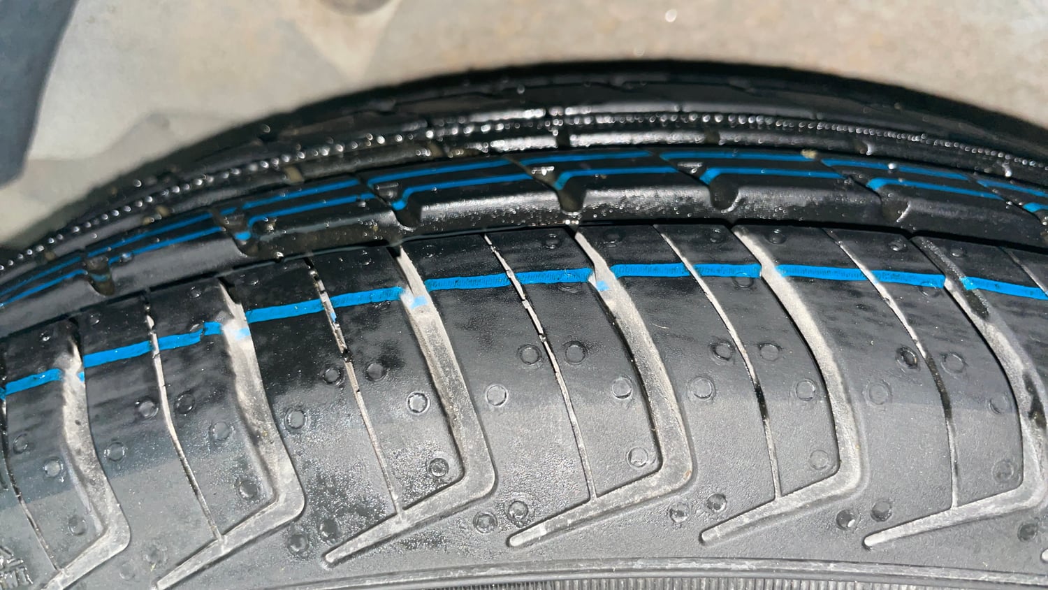 Used 2013 Hyundai i10 Sportz 1.2 Kappa2 Petrol Manual tyres RIGHT REAR TYRE TREAD VIEW