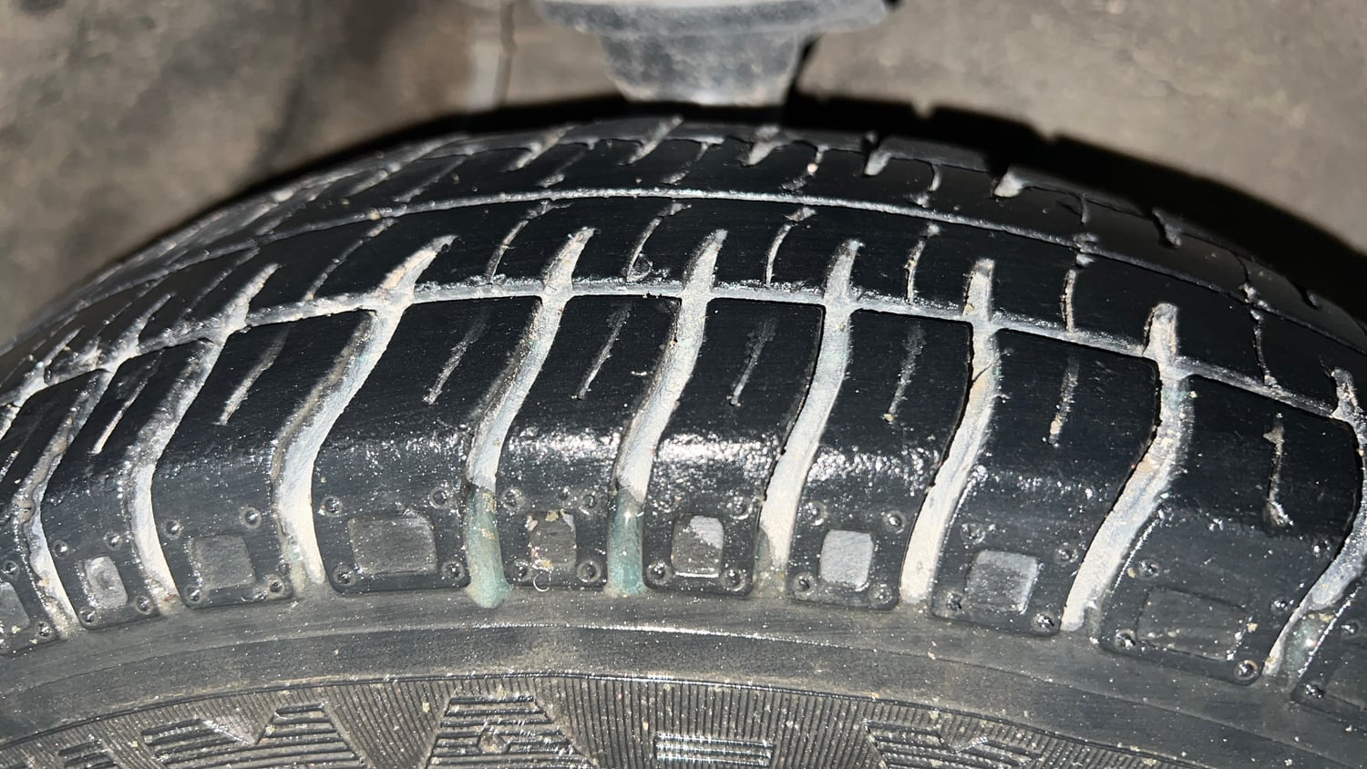 Used 2015 Maruti Suzuki Alto 800 Vxi Petrol Manual tyres RIGHT FRONT TYRE TREAD VIEW