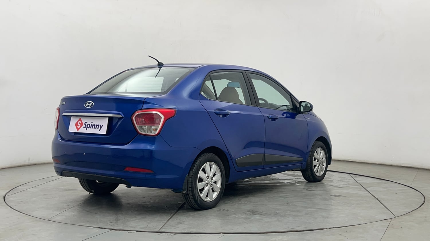 Used 2015 Hyundai Xcent S 1.2 (O) Petrol Manual exterior RIGHT REAR CORNER VIEW
