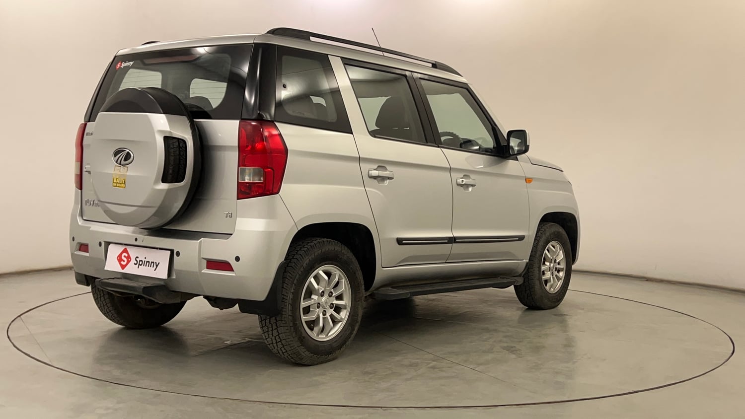 Used 2016 Mahindra TUV300 T8 Diesel Manual exterior RIGHT REAR CORNER VIEW