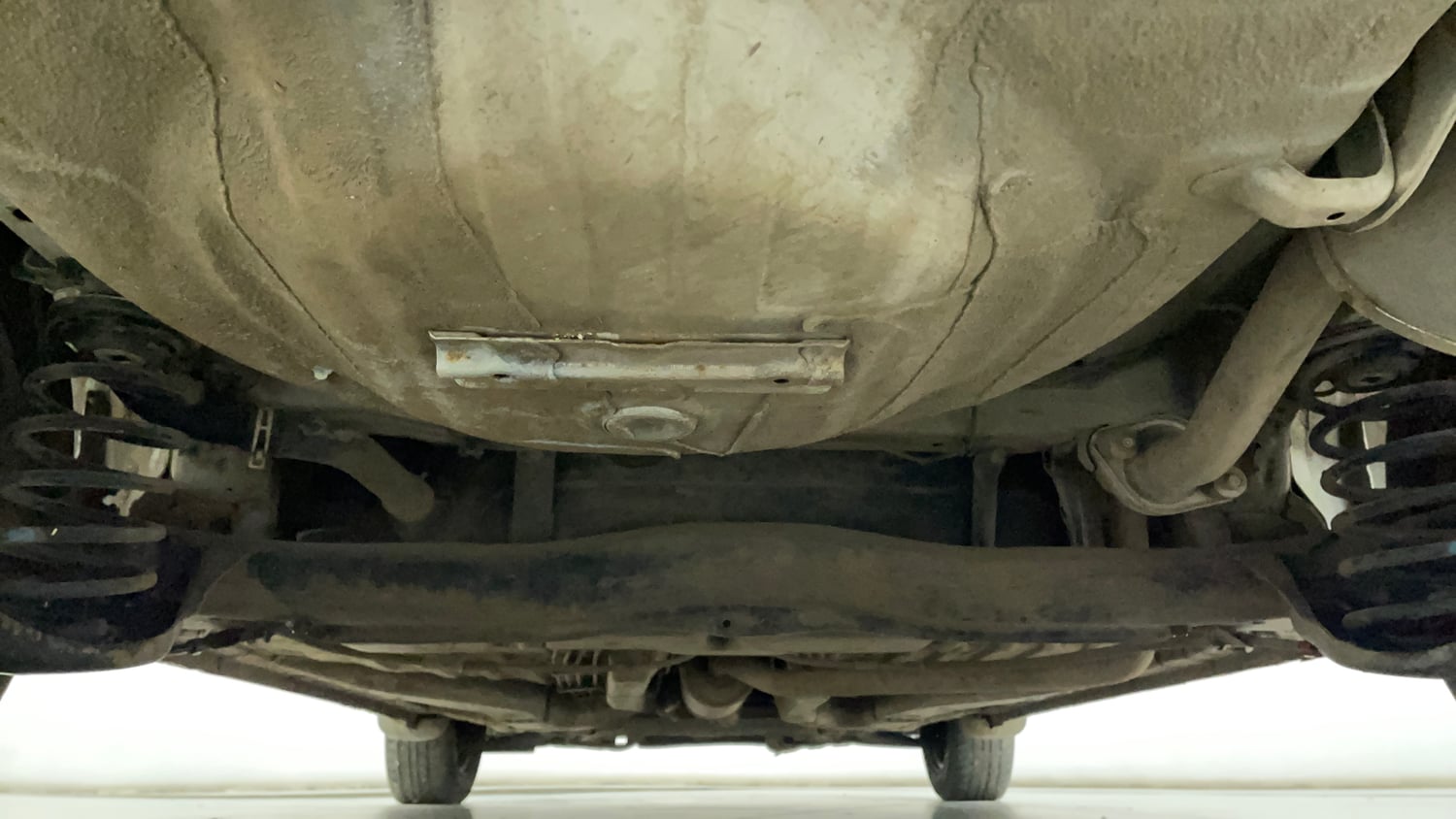Used 2014 Honda Amaze 1.2 S i-VTEC Petrol Manual extra REAR UNDERBODY VIEW (TAKEN FROM REAR)