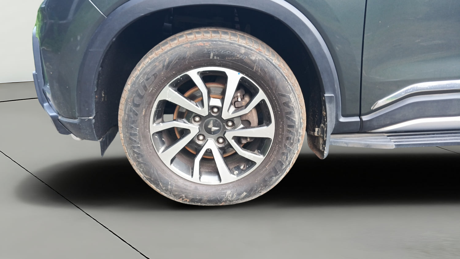 Used 2023 Mahindra Scorpio N Z8 L Diesel AT 4WD 7 STR Diesel Automatic tyres LEFT FRONT TYRE RIM VIEW