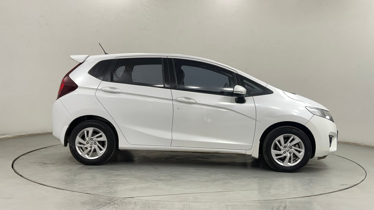 Used 2016 Honda Jazz VX Petrol Petrol Manual exterior RIGHT SIDE VIEW
