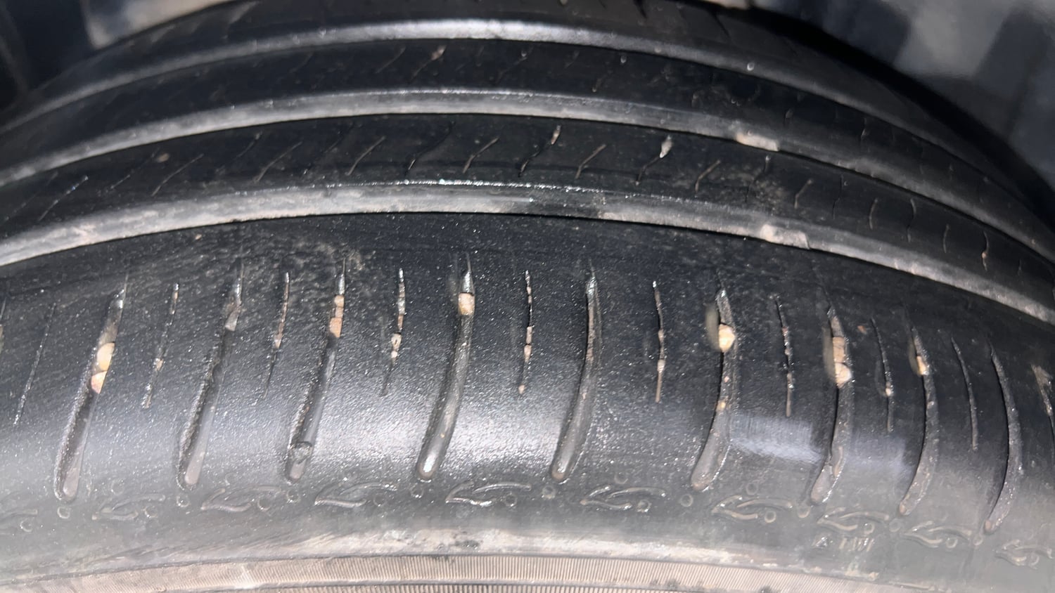Used 2023 Skoda Slavia Style 1.5L TSI DSG Petrol Automatic tyres LEFT REAR TYRE TREAD VIEW