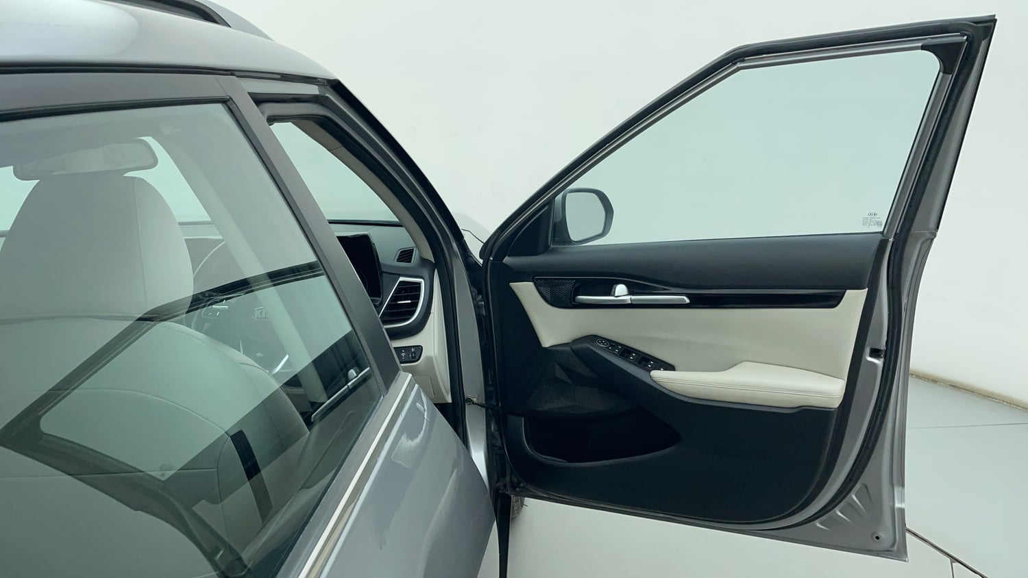 Used 2019 Kia Seltos HTX 1.5 Diesel Diesel Manual interior RIGHT FRONT DOOR OPEN VIEW