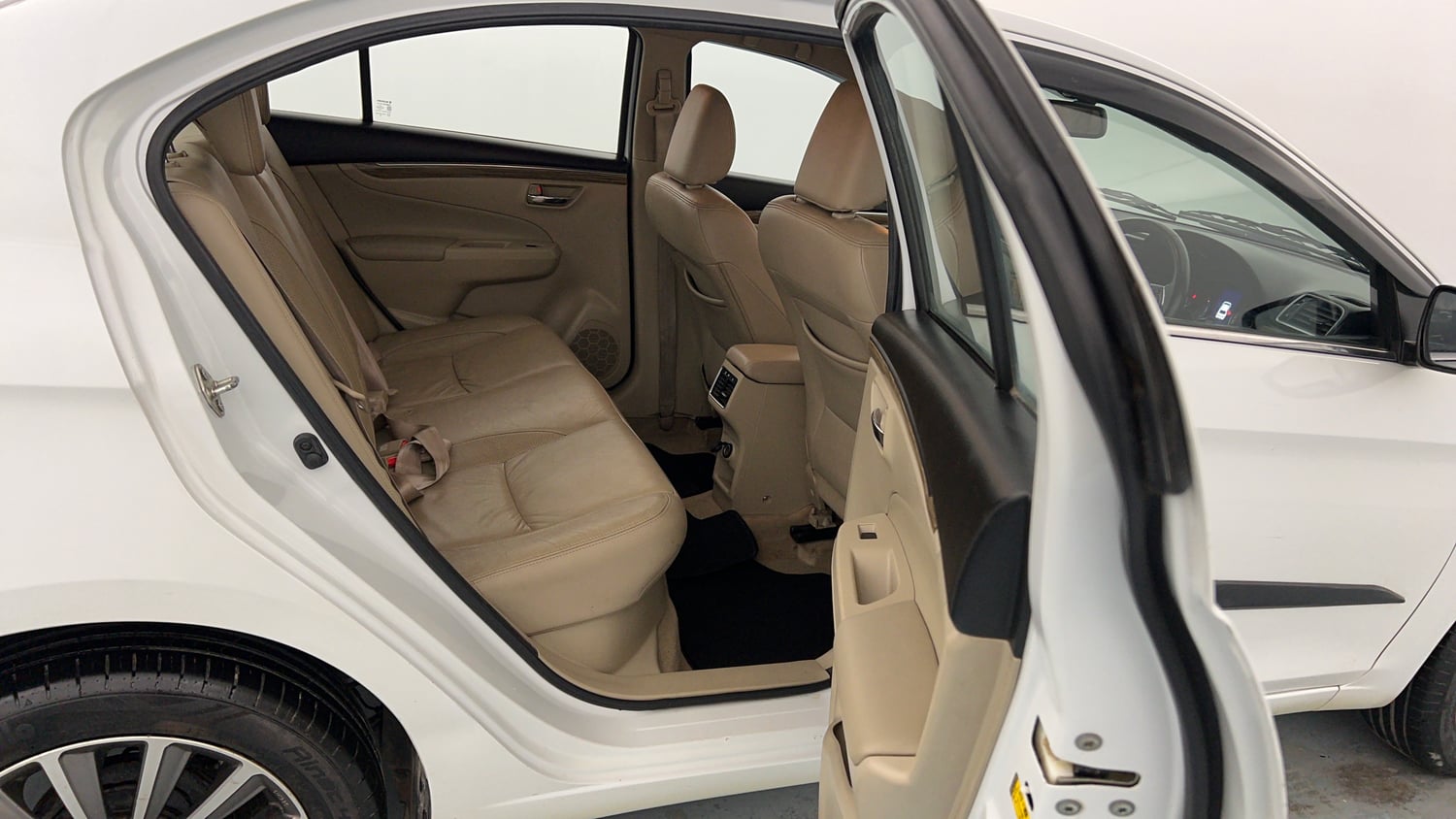 Used 2018 Maruti Suzuki Ciaz Alpha Hybrid 1.5 Petrol Manual interior RIGHT SIDE REAR DOOR CABIN VIEW