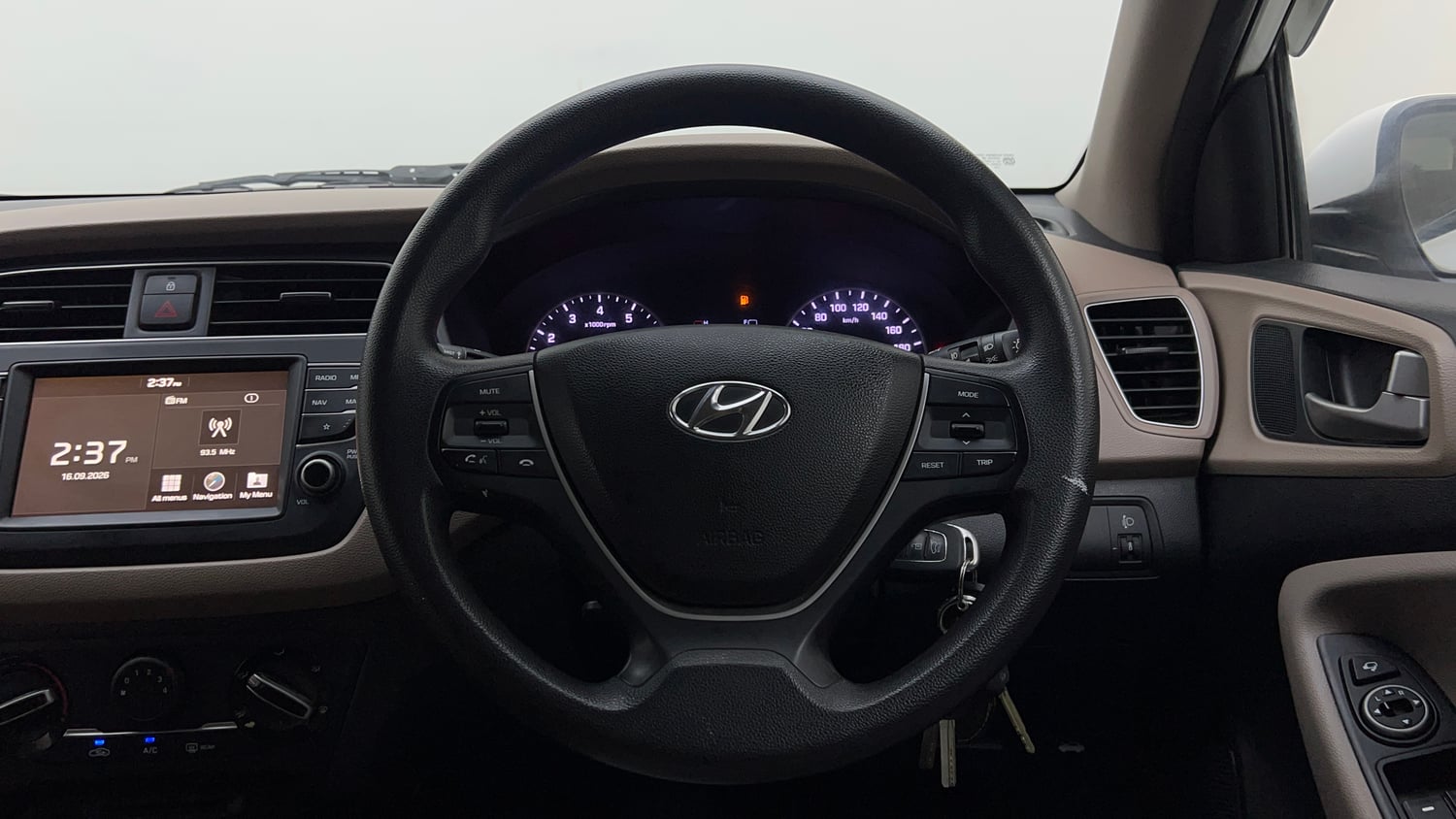 Used 2020 Hyundai Elite i20 Sportz Plus 1.2 Petrol Manual interior STEERING VIEW