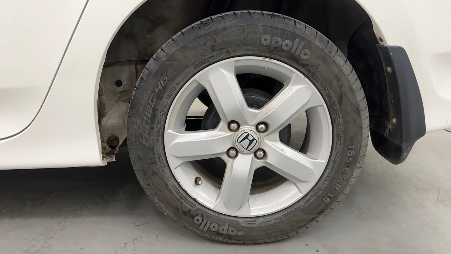 Used 2013 Honda City 1.5 S MT Petrol Manual tyres LEFT REAR TYRE RIM VIEW
