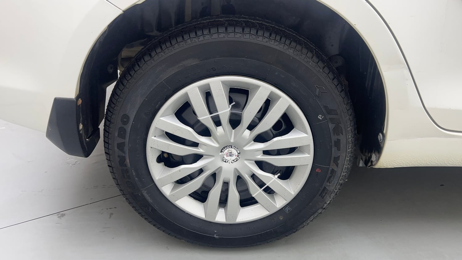 Used 2015 Maruti Suzuki Swift Dzire VXI Petrol Manual tyres RIGHT REAR TYRE RIM VIEW