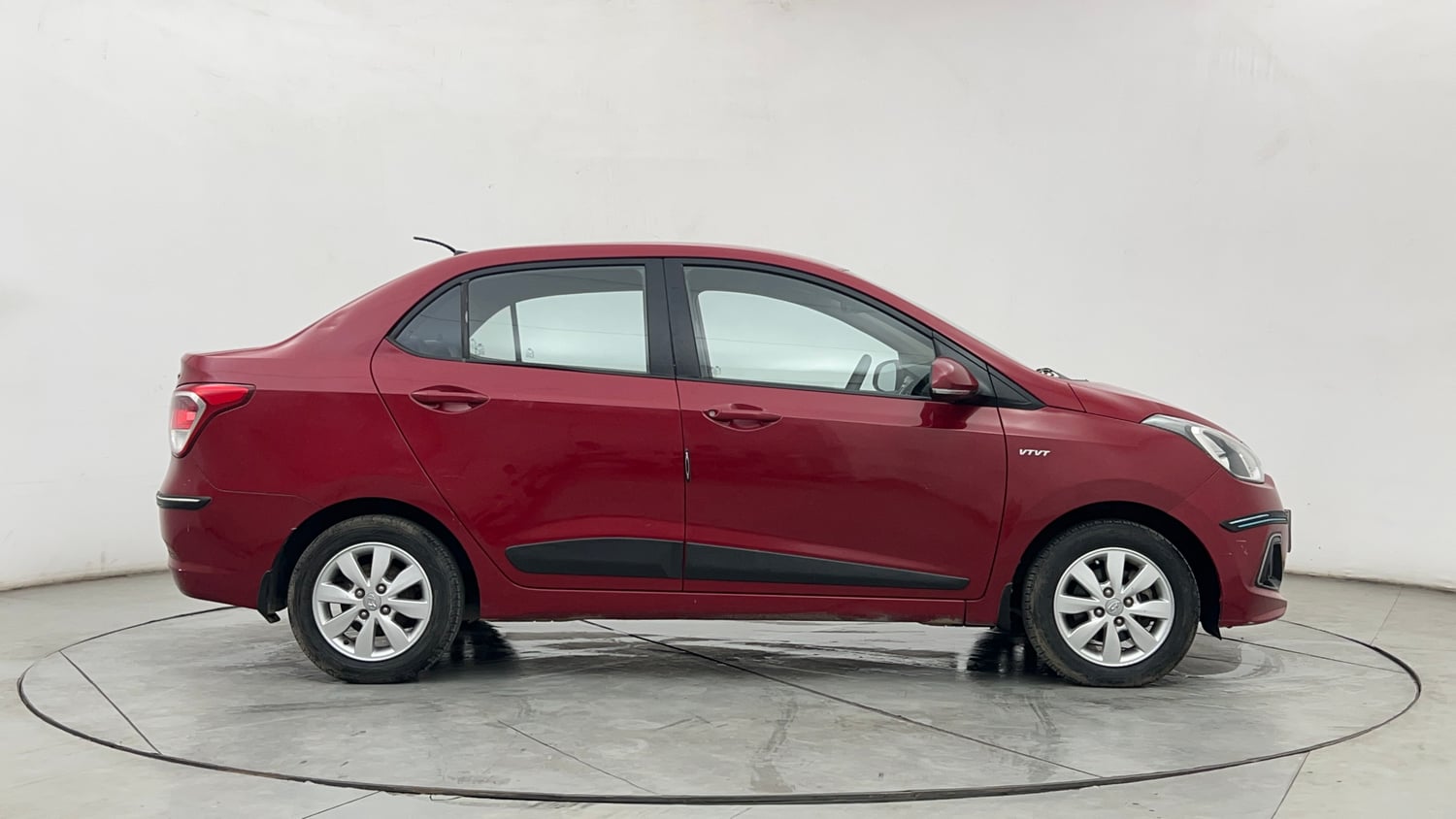 Used 2016 Hyundai Xcent SX 1.2 Petrol Manual exterior RIGHT SIDE VIEW