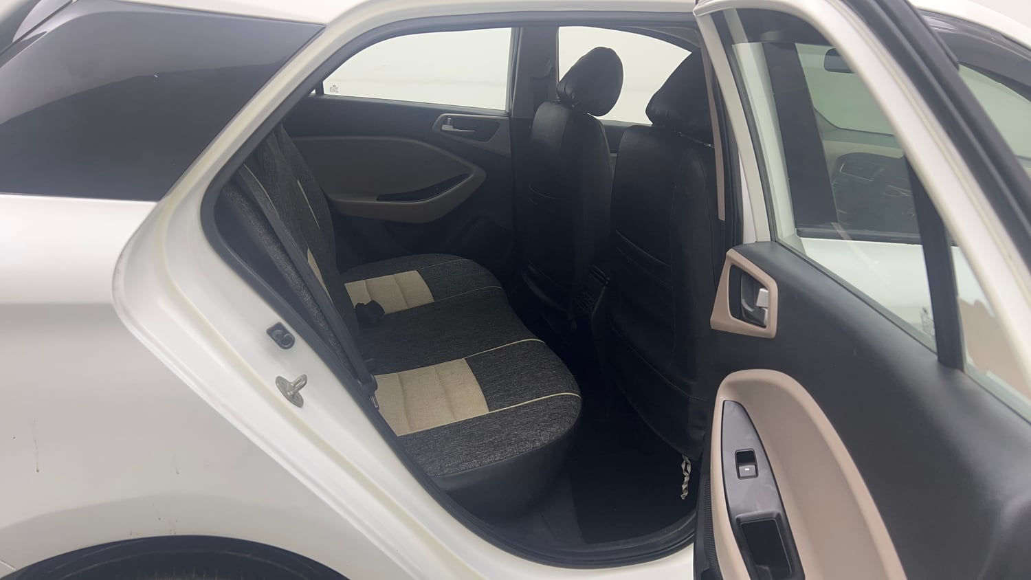 Used 2018 Hyundai Elite i20 Asta 1.2 (O) Petrol Manual interior RIGHT SIDE REAR DOOR CABIN VIEW