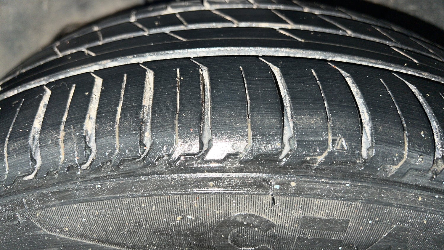 Used 2020 Tata Tiago XZ Plus Petrol Manual tyres LEFT FRONT TYRE TREAD VIEW