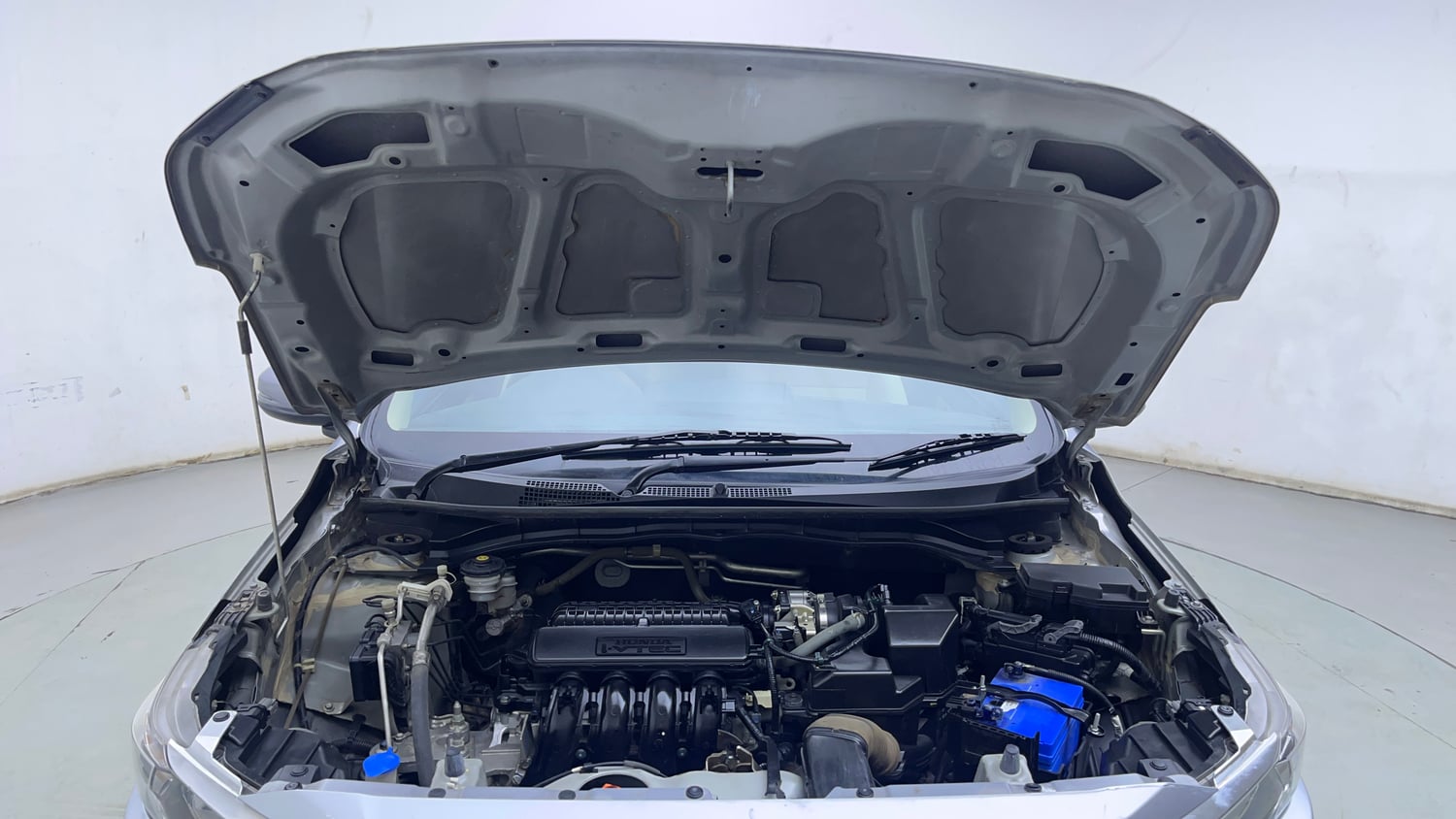 Used 2018 Honda Amaze 1.2 V CVT Petrol Petrol Automatic engine ENGINE & BONNET OPEN FRONT VIEW