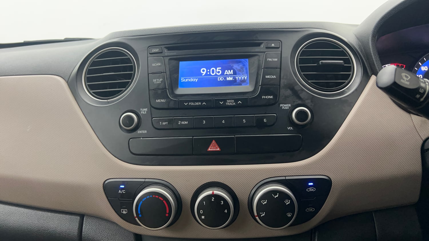 Used 2015 Hyundai Xcent S 1.2 (O) Petrol Manual interior MUSIC SYSTEM & AC CONTROL VIEW