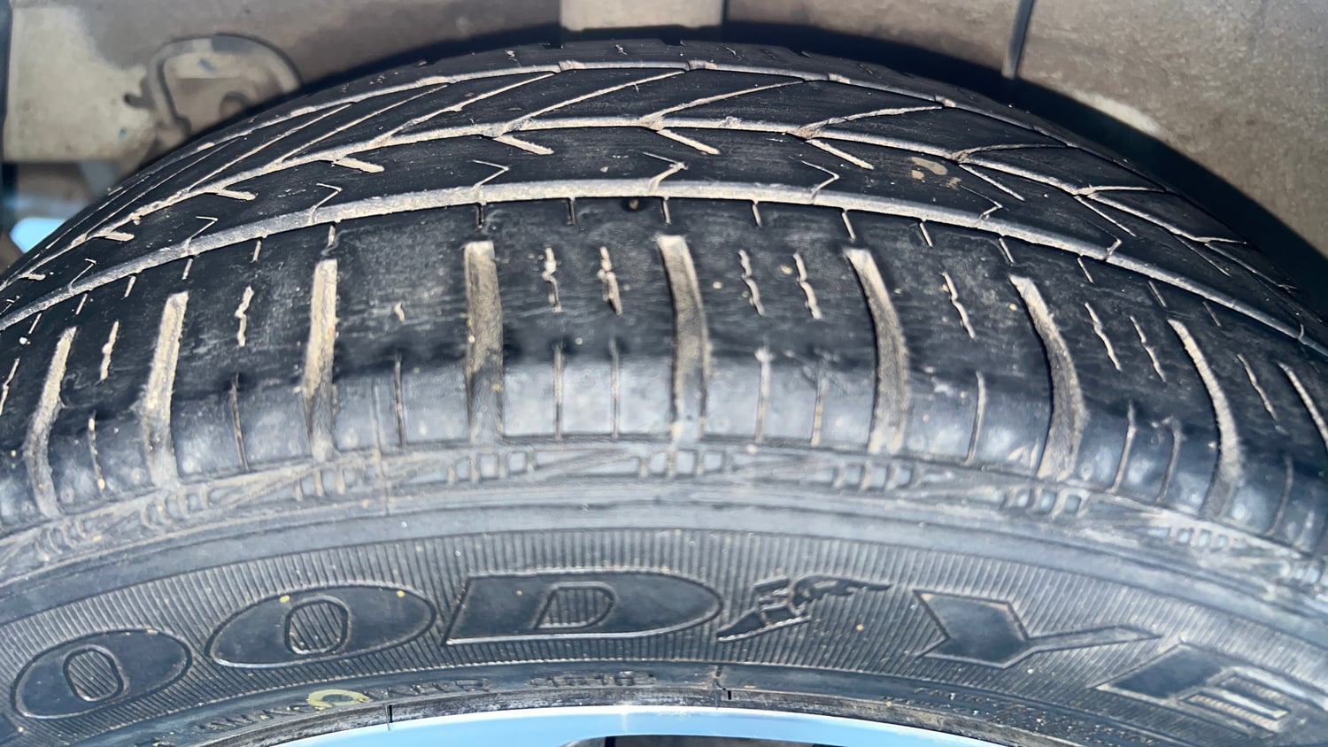 Used 2019 Hyundai Grand i10 Sportz AT 1.2 Kappa VTVT Petrol Automatic tyres RIGHT REAR TYRE TREAD VIEW