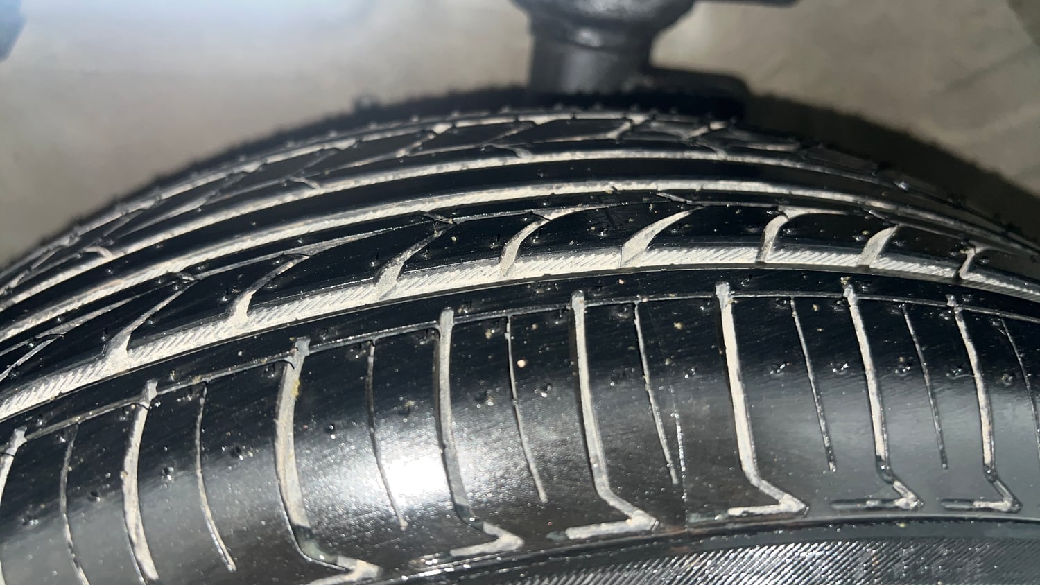 Used 2020 Maruti Suzuki Celerio VXi AMT Petrol Automatic tyres LEFT FRONT TYRE TREAD VIEW
