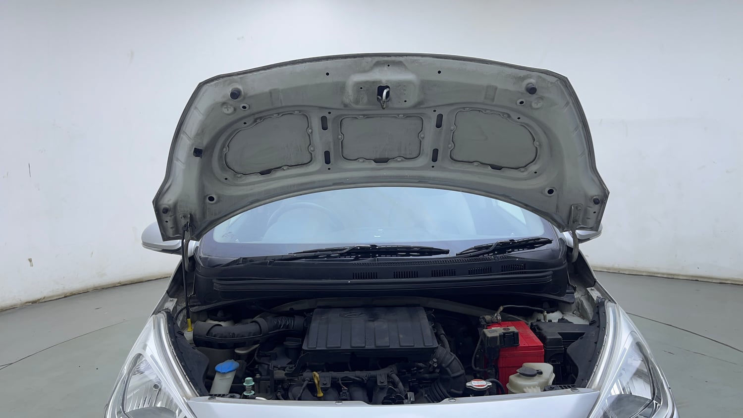 Used 2017 Hyundai Grand i10 Asta 1.2 Kappa VTVT Petrol Manual engine ENGINE & BONNET OPEN FRONT VIEW
