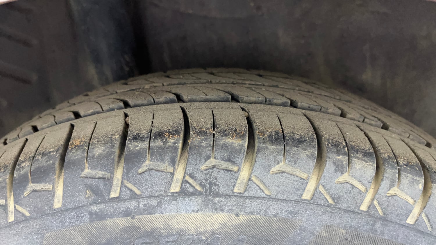 Used 2016 Honda Amaze 1.2 VX i-VTEC Petrol Manual tyres RIGHT REAR TYRE TREAD VIEW