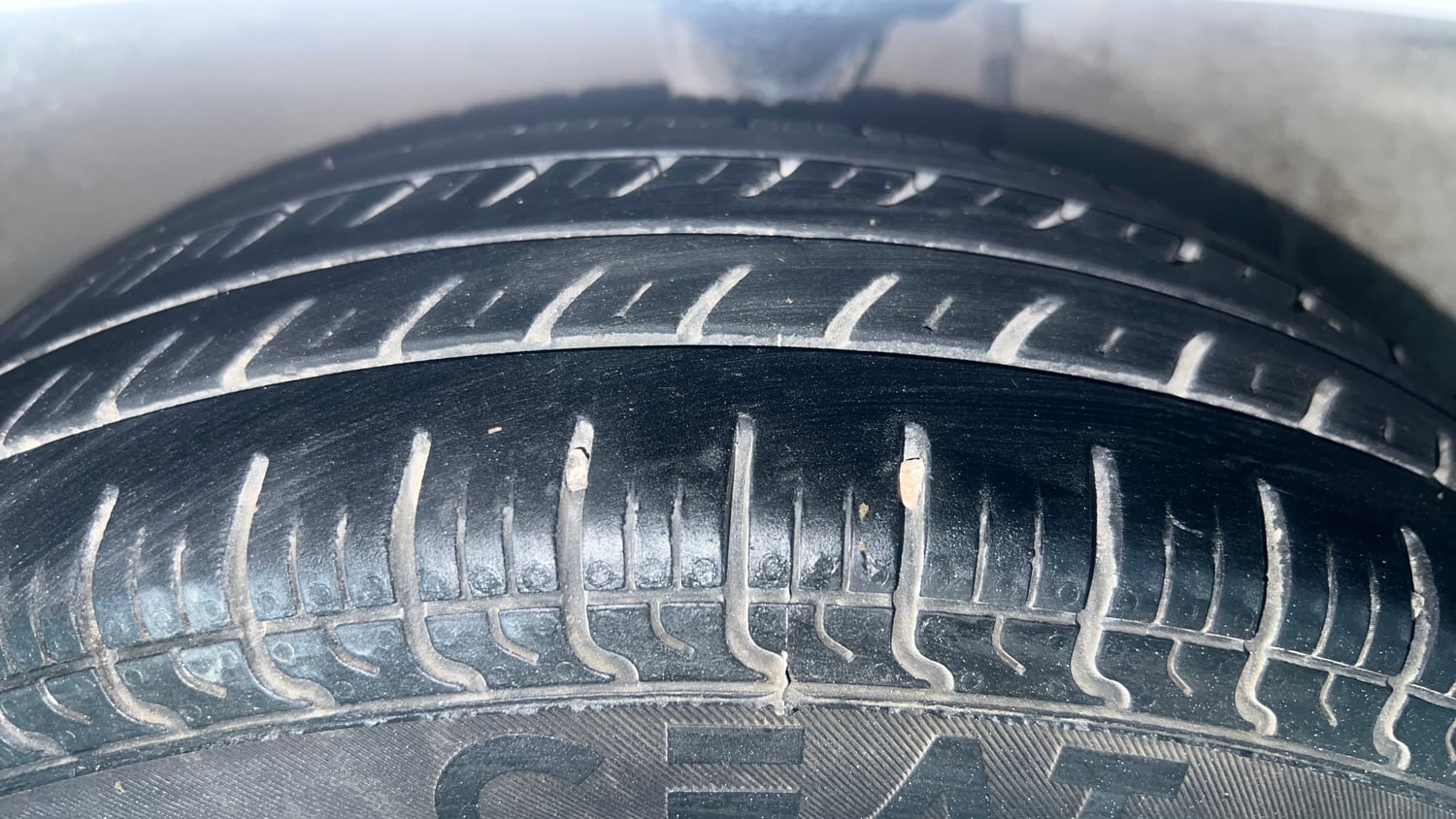 Used 2019 Maruti Suzuki Alto 800 LXI CNG (outside fitted) Cng Manual tyres LEFT FRONT TYRE TREAD VIEW