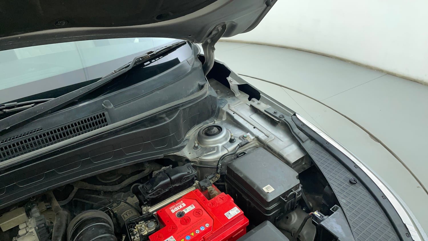 Used 2019 Kia Seltos HTX 1.5 Diesel Diesel Manual engine ENGINE LEFT SIDE HINGE & APRON VIEW