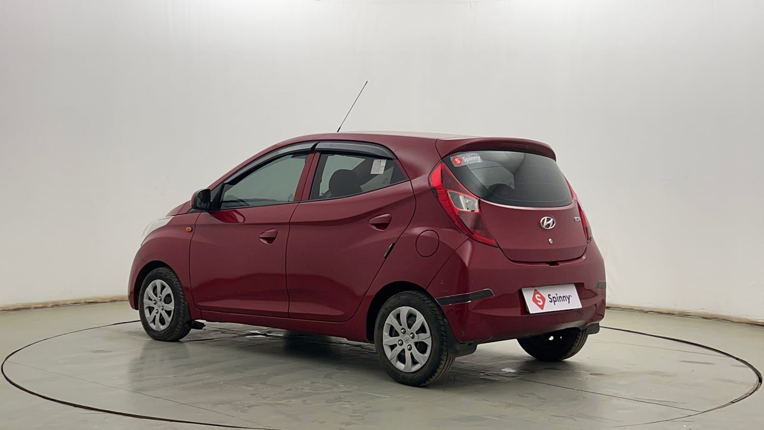 Used 2017 Hyundai Eon Sportz Petrol Manual exterior LEFT REAR CORNER VIEW