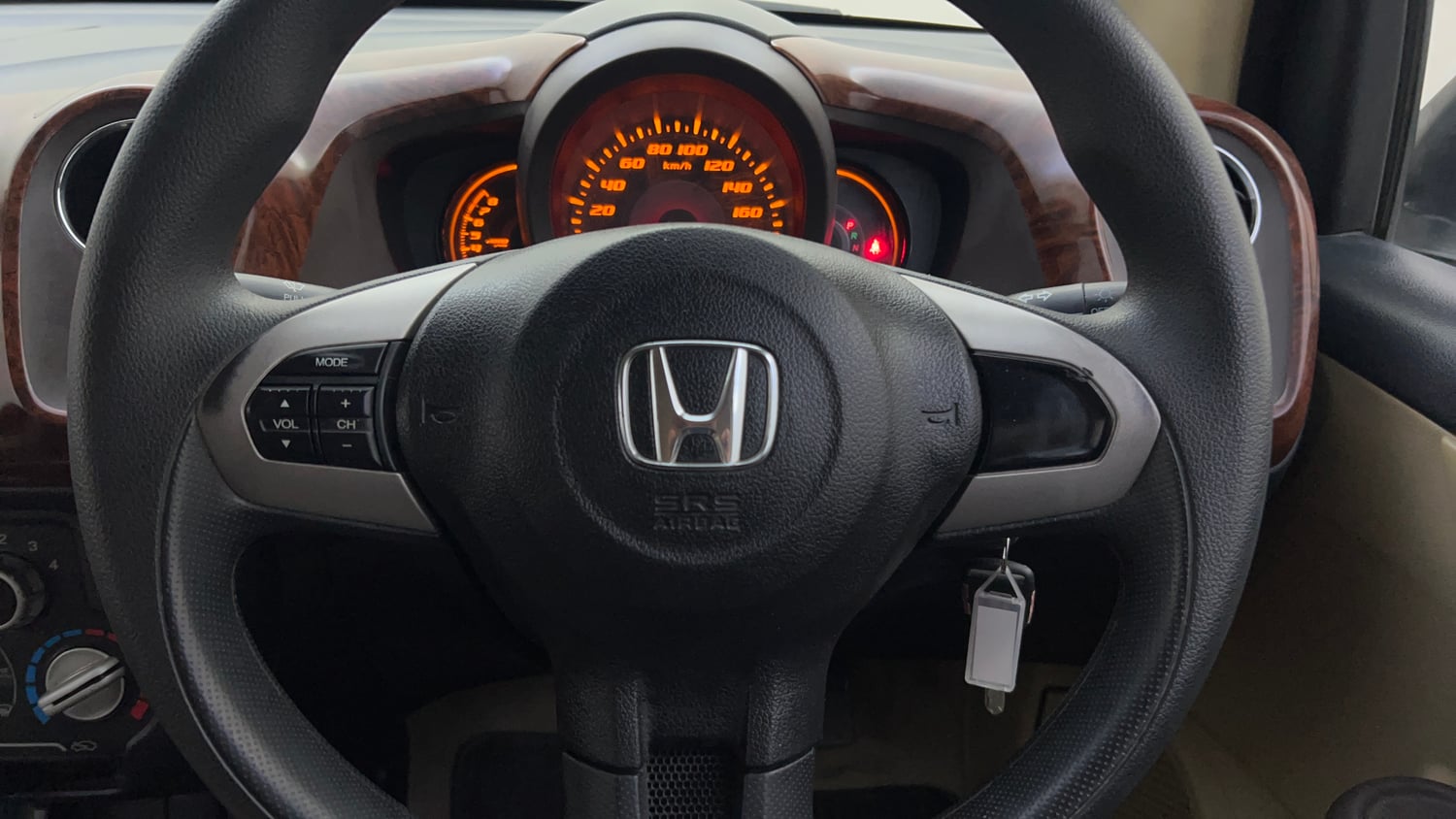 Used 2014 Honda Amaze 1.2 VX AT i-VTEC Petrol Automatic top_features Airbags