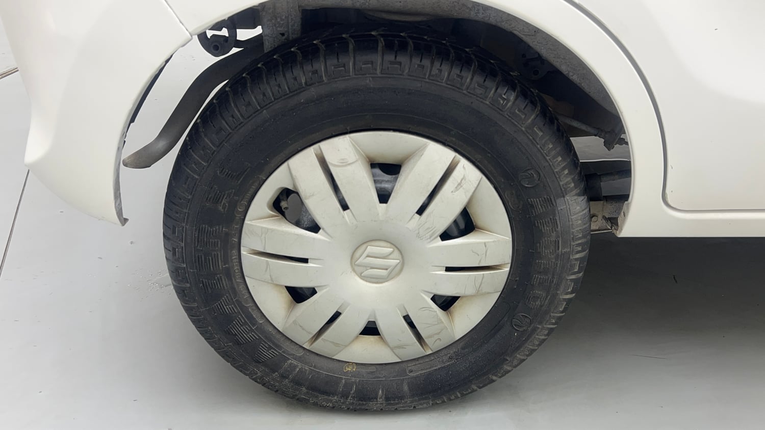 Used 2019 Maruti Suzuki Alto 800 LXI CNG (outside fitted) Cng Manual tyres RIGHT REAR TYRE RIM VIEW