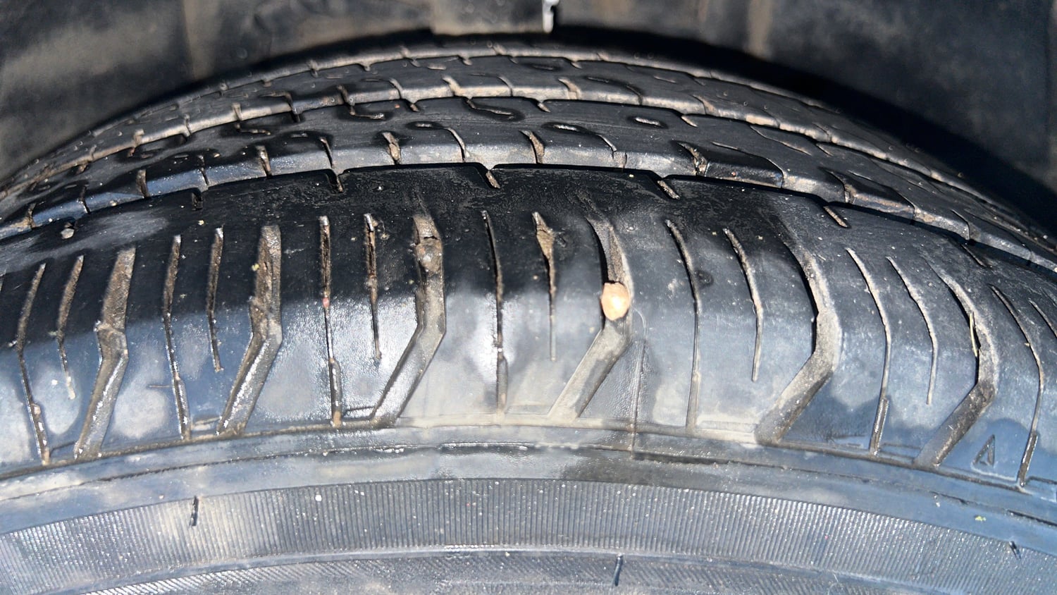Used 2018 Tata Nexon XZ Plus Petrol Manual tyres RIGHT FRONT TYRE TREAD VIEW