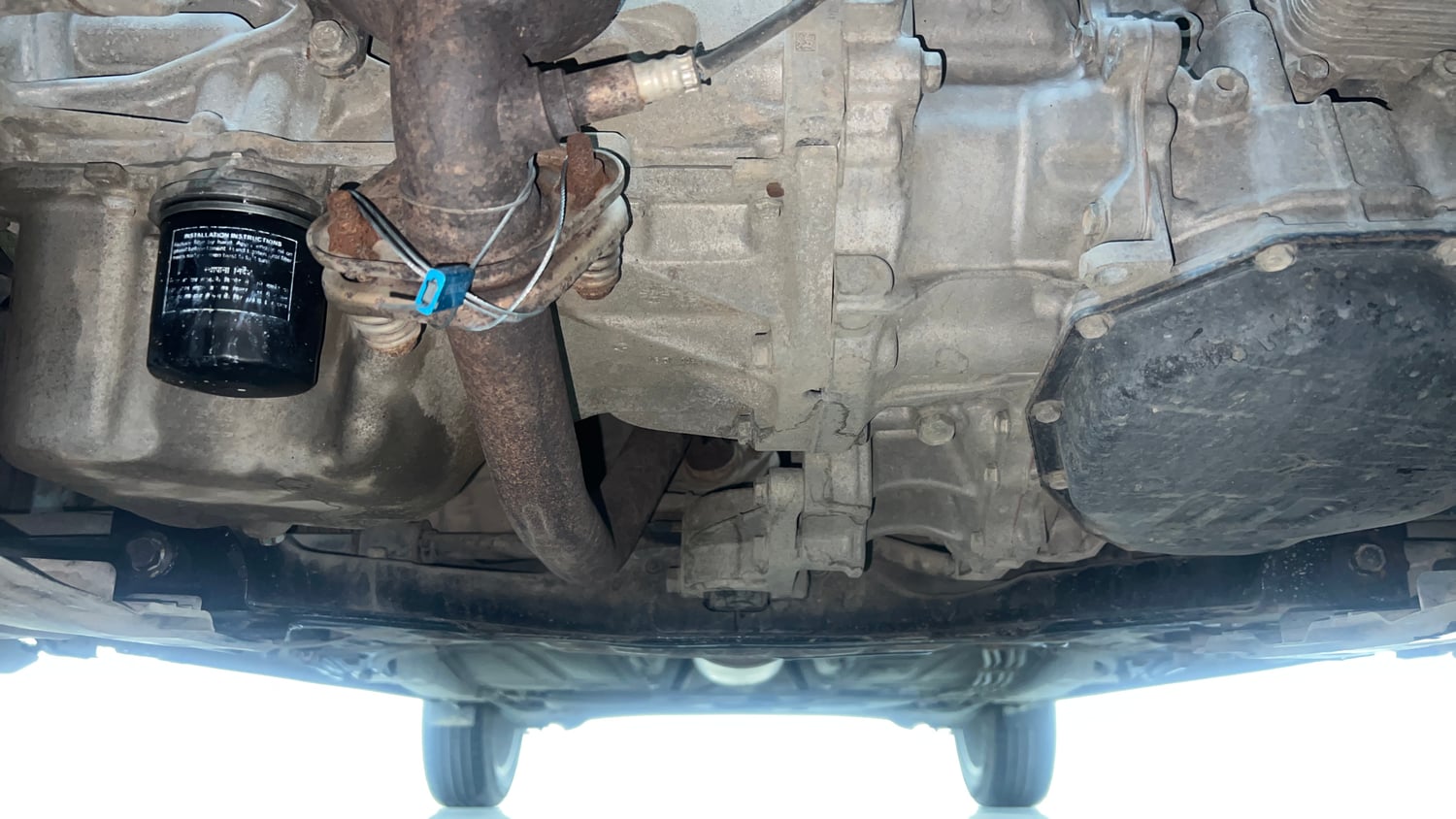 Used 2020 Toyota Glanza V CVT Petrol Automatic extra FRONT LEFT UNDERBODY VIEW