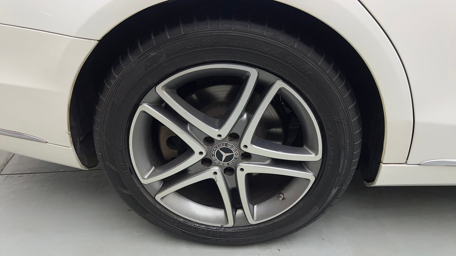 Used 2020 Mercedes-Benz S-Class (W222) S 350D Diesel Automatic tyres RIGHT REAR TYRE RIM VIEW