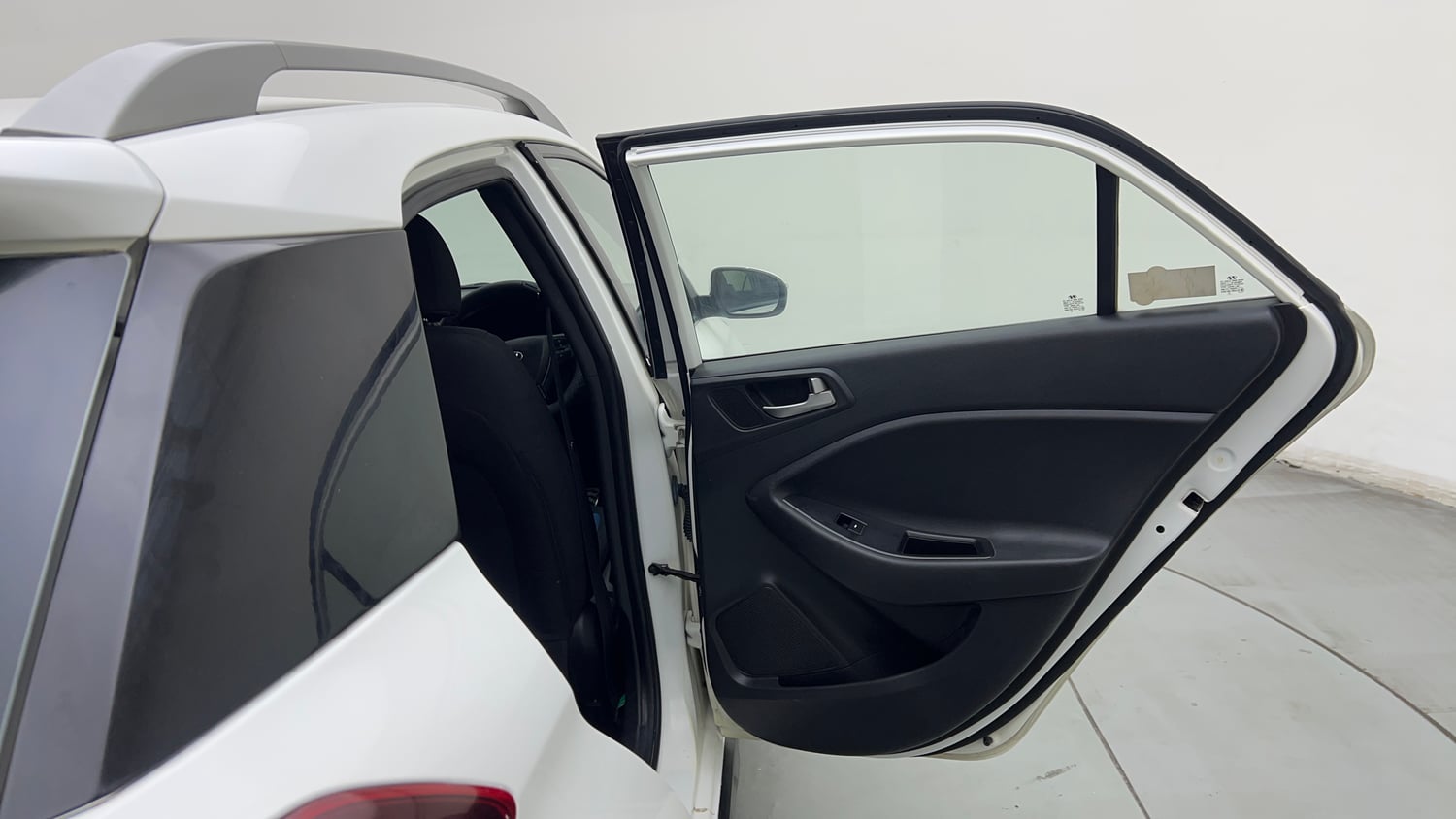 Used 2019 Hyundai i20 Active 1.2 SX Petrol Manual interior RIGHT REAR DOOR OPEN VIEW