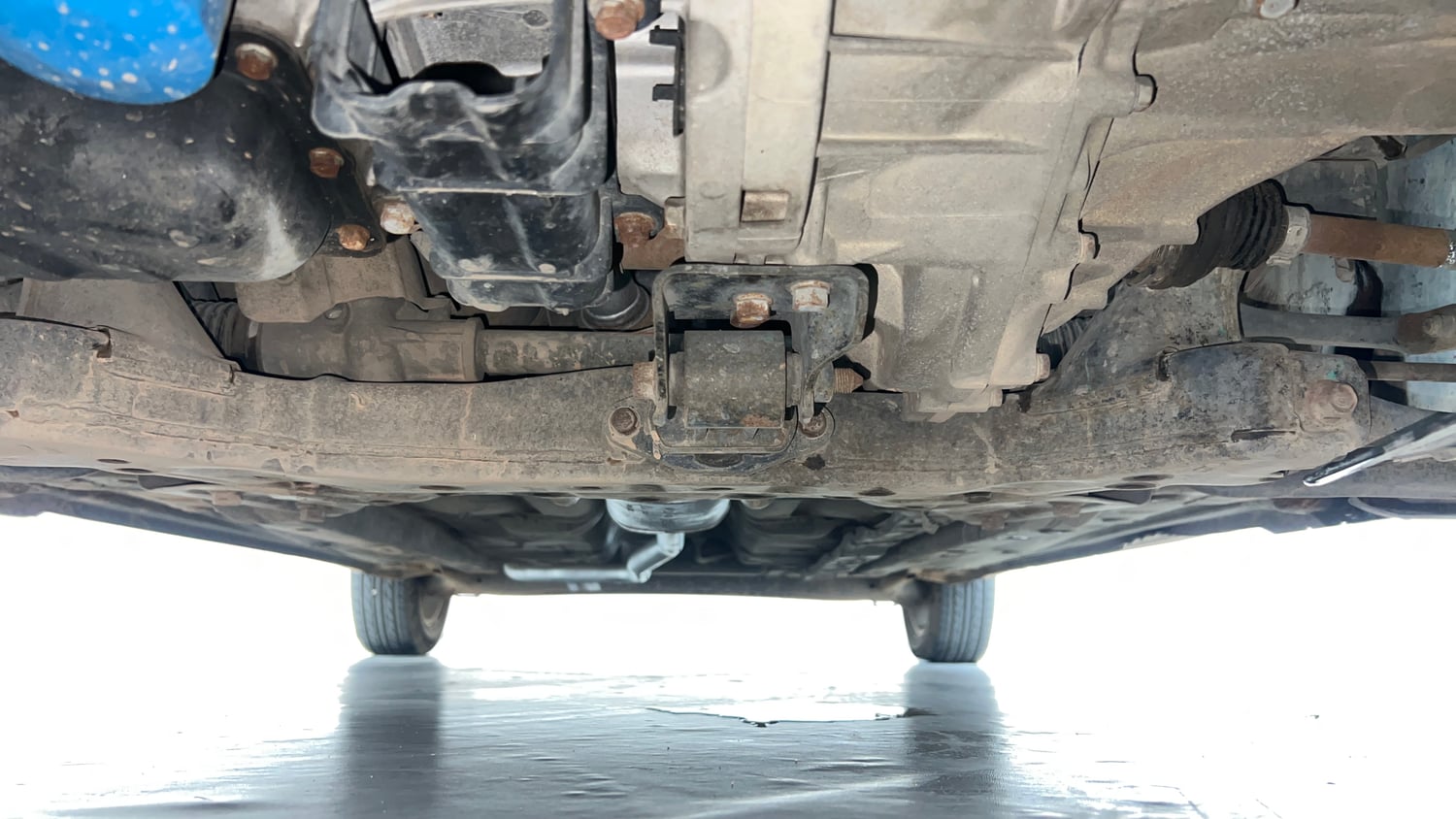 Used 2016 Hyundai Xcent SX 1.2 Petrol Manual extra FRONT LEFT UNDERBODY VIEW