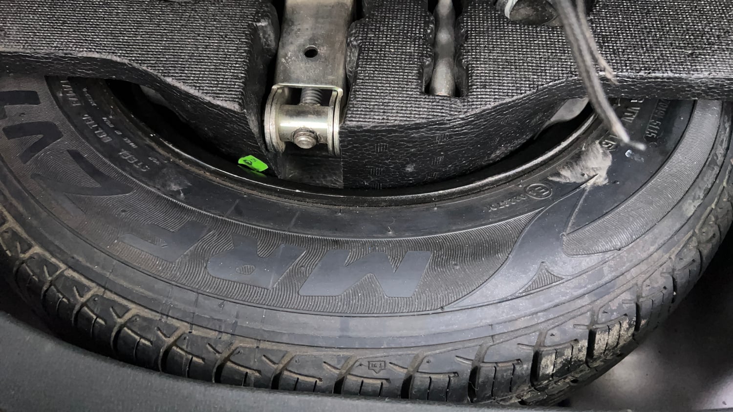 Used 2016 Honda Jazz VX Petrol+cng(outside fitted) Cng Manual tyres SPARE TYRE VIEW