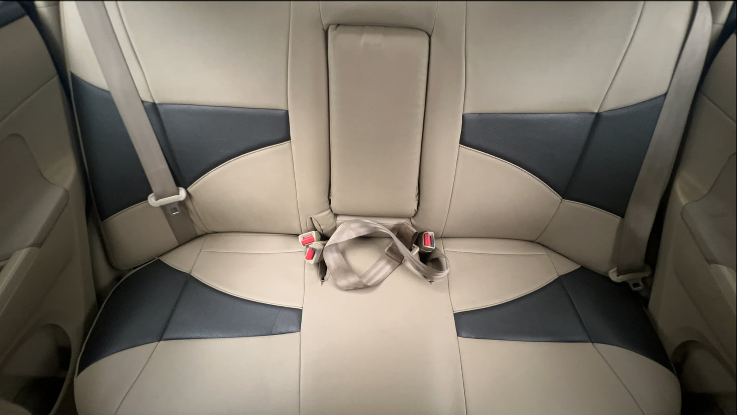 Used 2014 Maruti Suzuki Swift Dzire VXI Petrol Manual interior REAR SEAT CONDITION VIEW