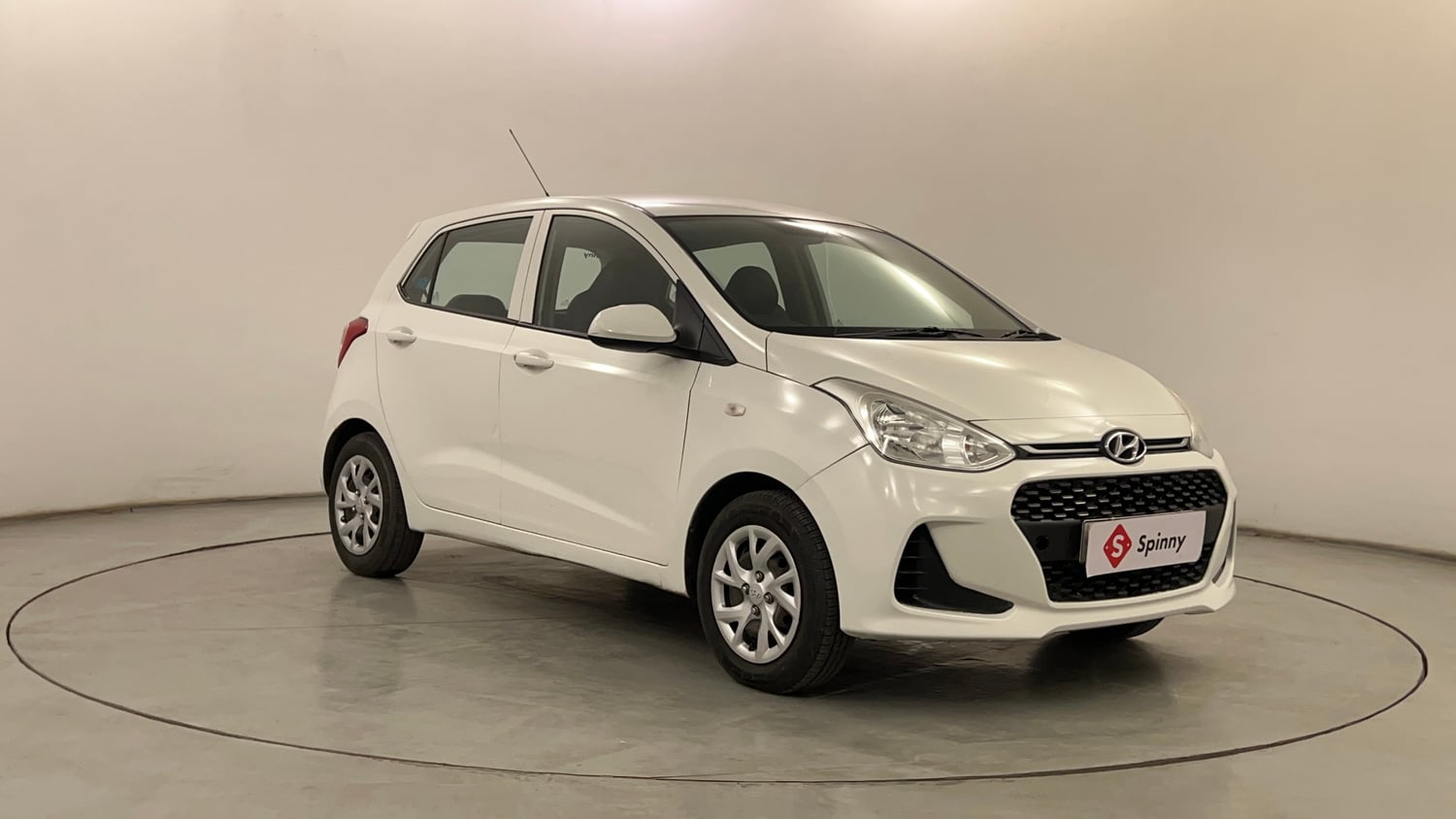 Used 2018 Hyundai Grand i10 Magna AT 1.2 Kappa VTVT Petrol Automatic exterior RIGHT FRONT CORNER VIEW