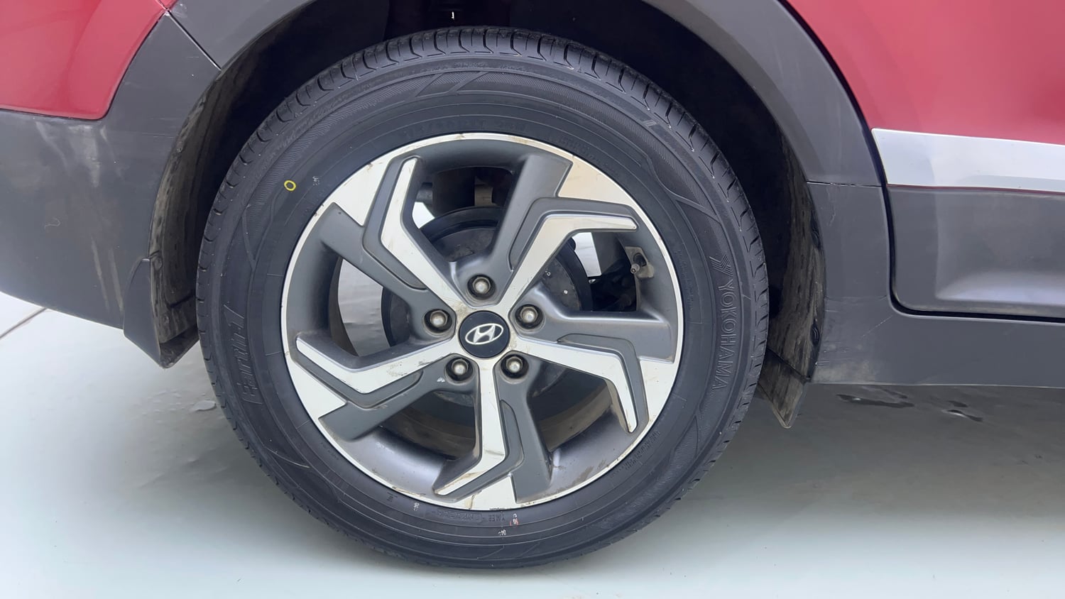 Used 2019 Hyundai Creta SX 1.6 AT Petrol Petrol Automatic tyres RIGHT REAR TYRE RIM VIEW