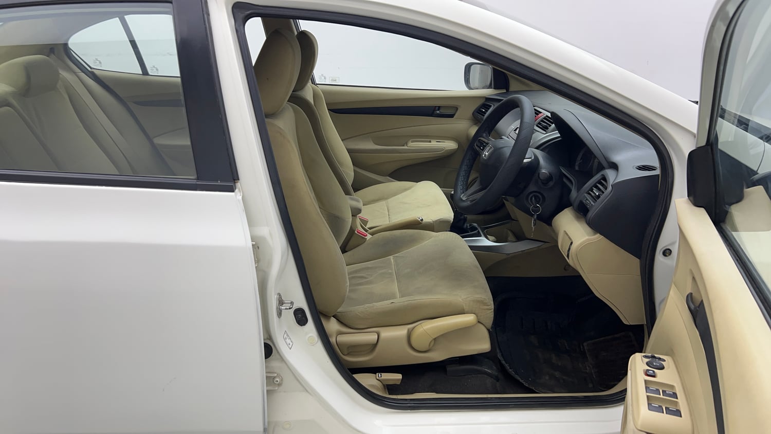 Used 2013 Honda City 1.5 S MT Petrol Manual interior RIGHT SIDE FRONT DOOR CABIN VIEW