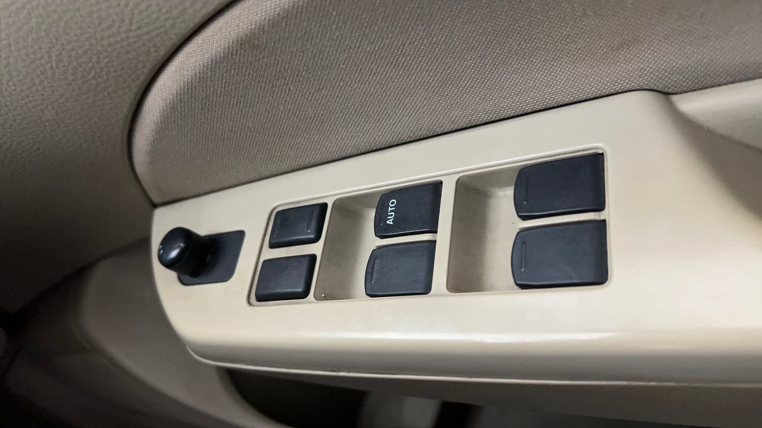 Used 2014 Maruti Suzuki Swift Dzire VXI Petrol Manual top_features Power windows
