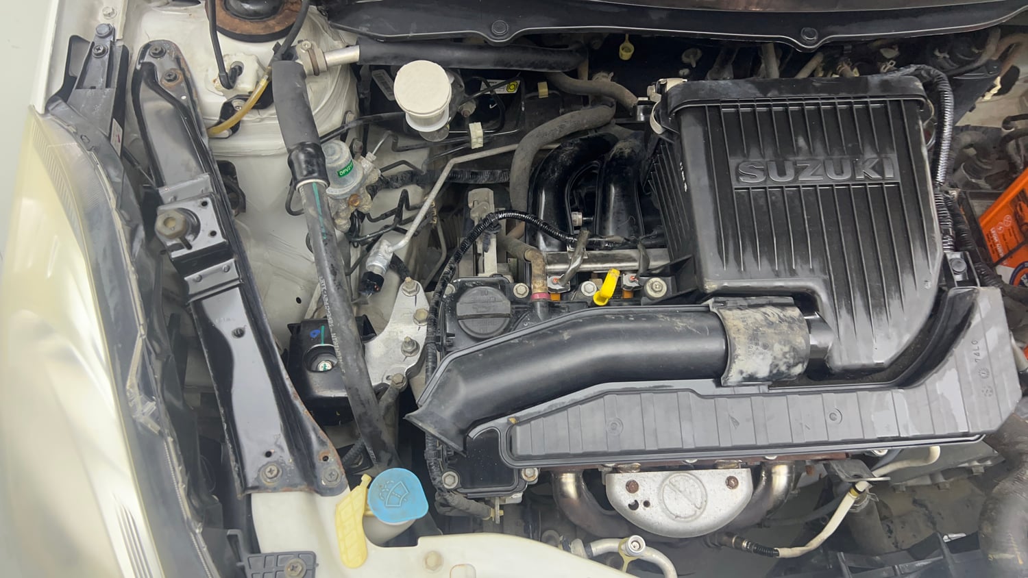 Used 2015 Maruti Suzuki Swift Dzire VXI Petrol Manual engine ENGINE RIGHT SIDE VIEW