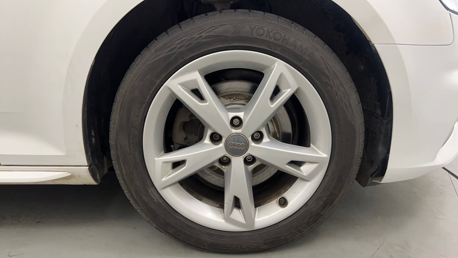 Used 2018 Audi A4 30 TFSI Premium Plus Petrol Automatic tyres RIGHT FRONT TYRE RIM VIEW