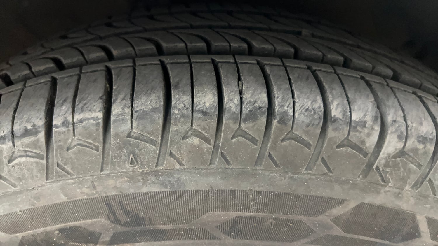 Used 2018 Hyundai Grand i10 Magna AT 1.2 Kappa VTVT Petrol Automatic tyres RIGHT FRONT TYRE TREAD VIEW