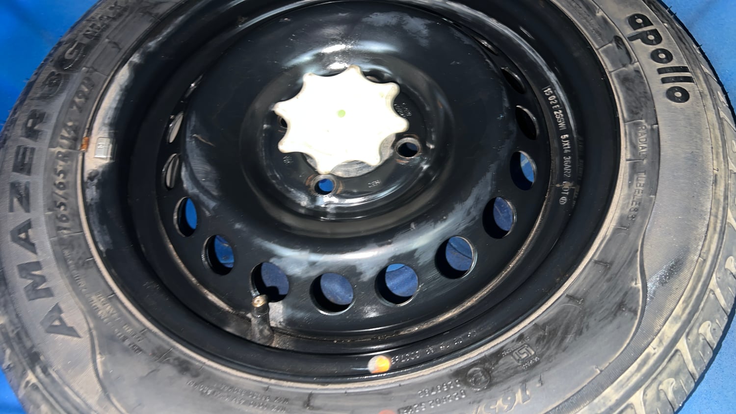 Used 2015 Hyundai Xcent S 1.2 (O) Petrol Manual tyres SPARE TYRE VIEW