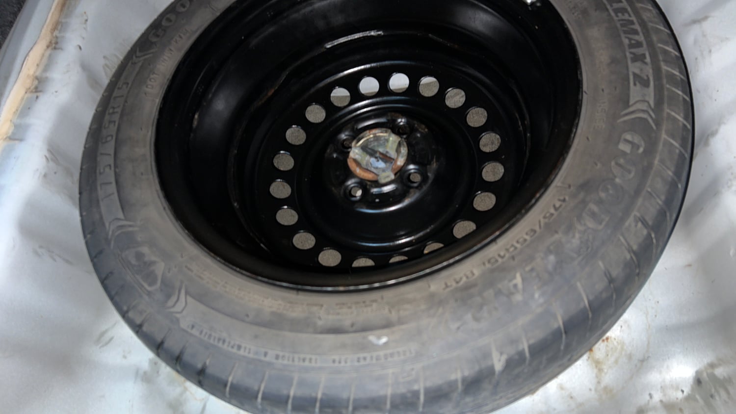 Used 2013 Honda City 1.5 S MT Petrol Manual tyres SPARE TYRE VIEW