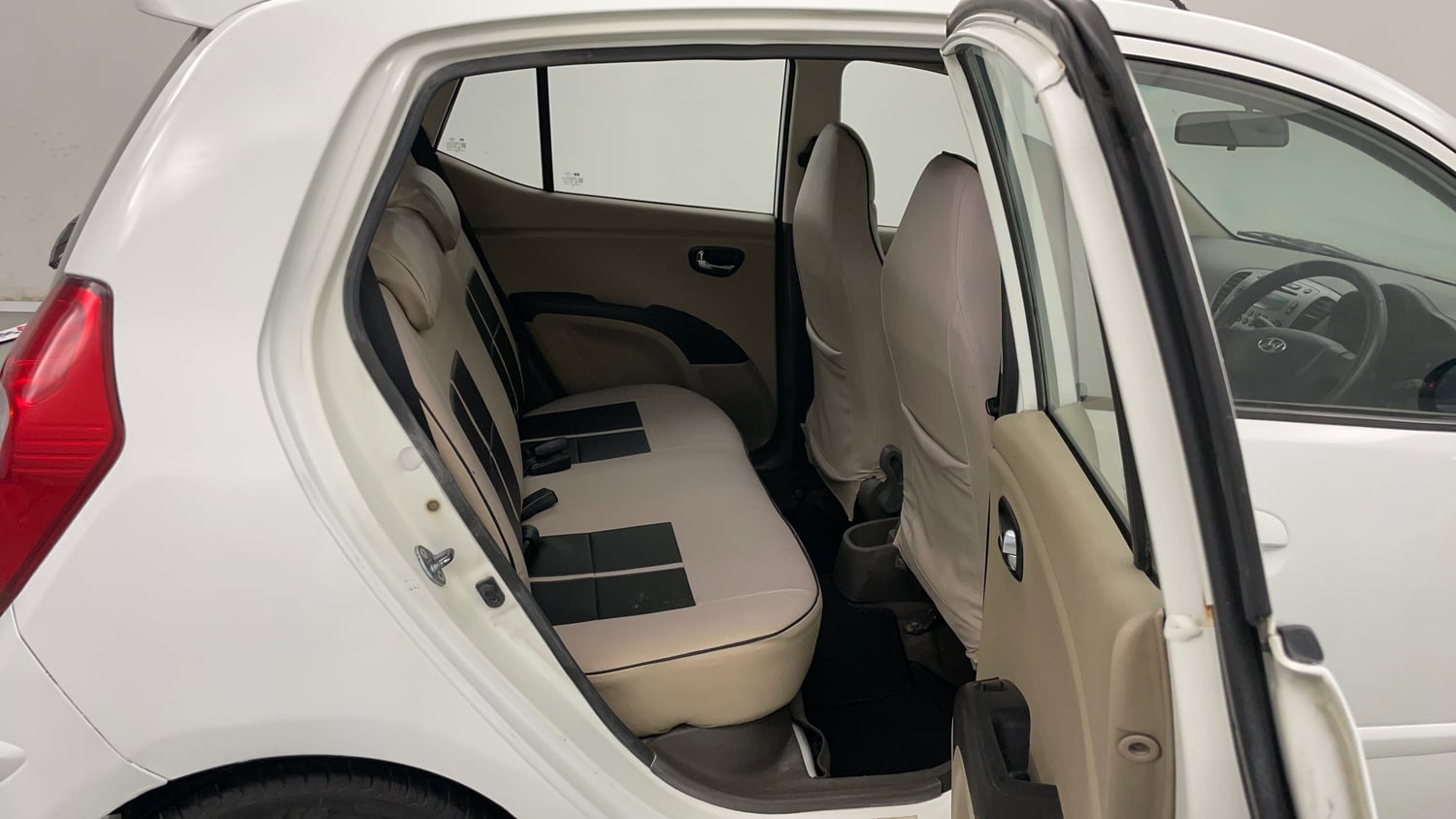 Used 2013 Hyundai i10 Sportz 1.2 Kappa2 Petrol Manual interior RIGHT SIDE REAR DOOR CABIN VIEW